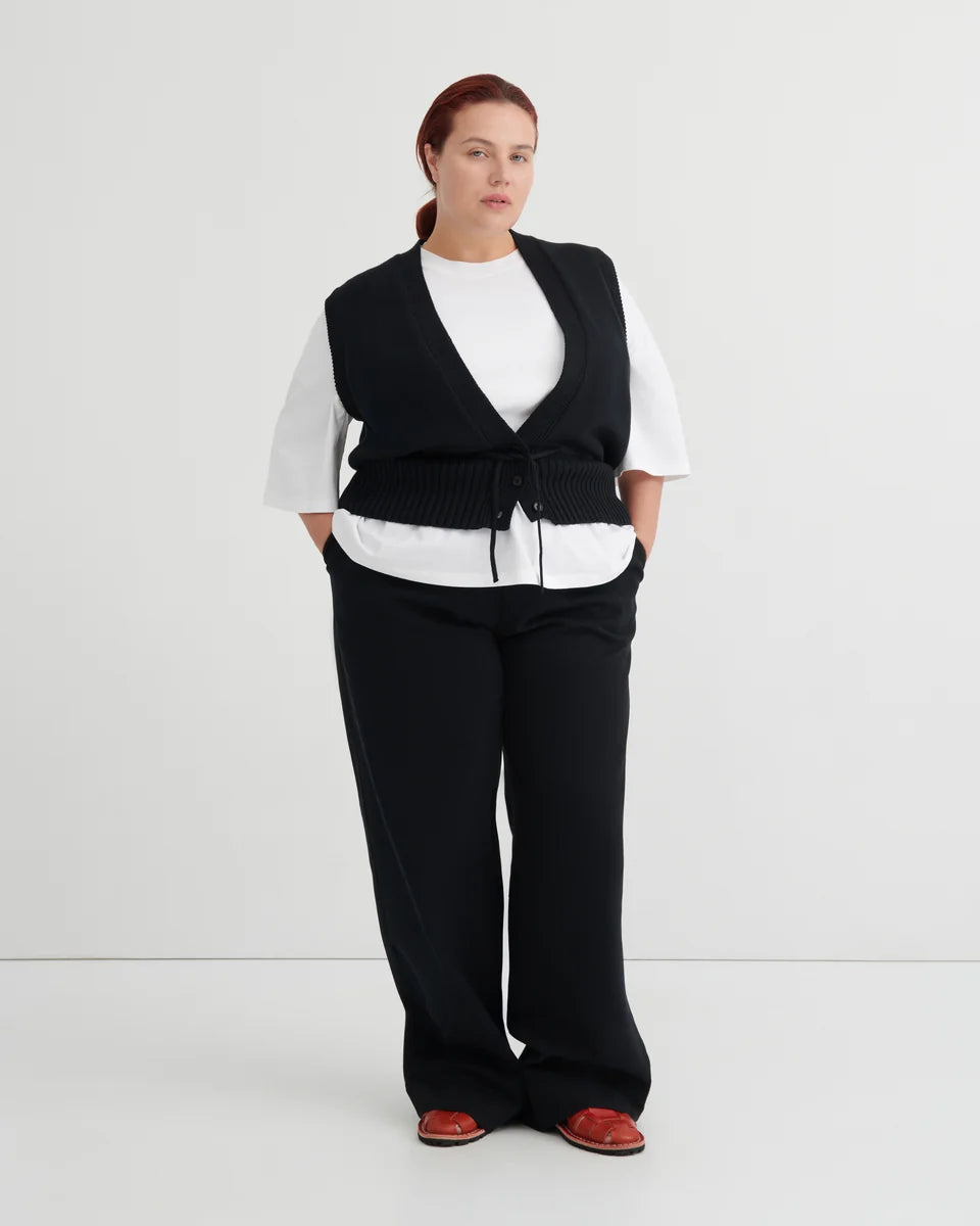 Kowtow - Elworthy Vest - Black