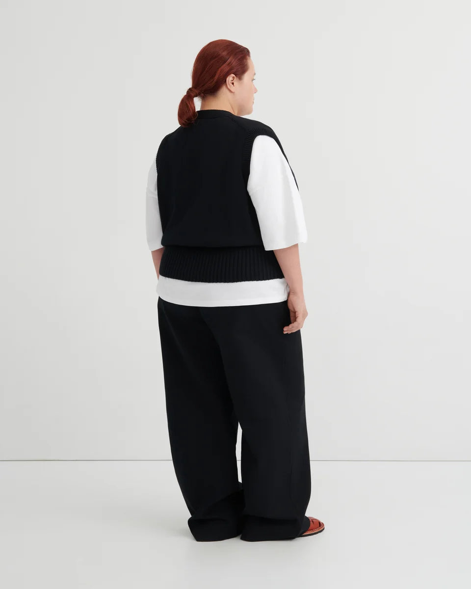 Kowtow - Elworthy Vest - Black