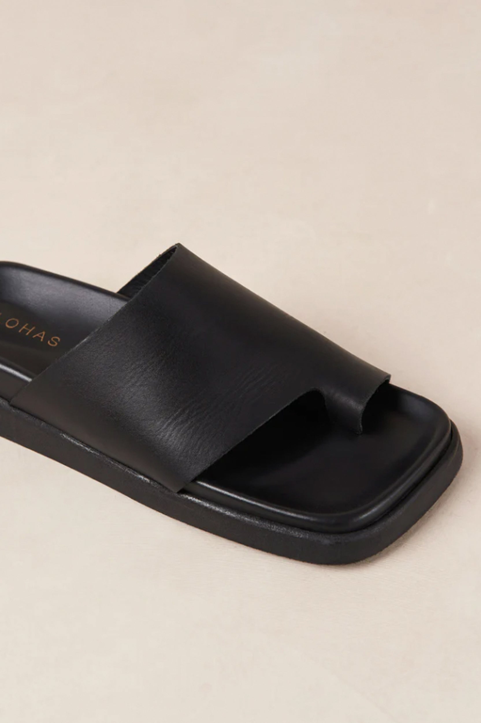 Alohas - Toe Ring Flop - Black