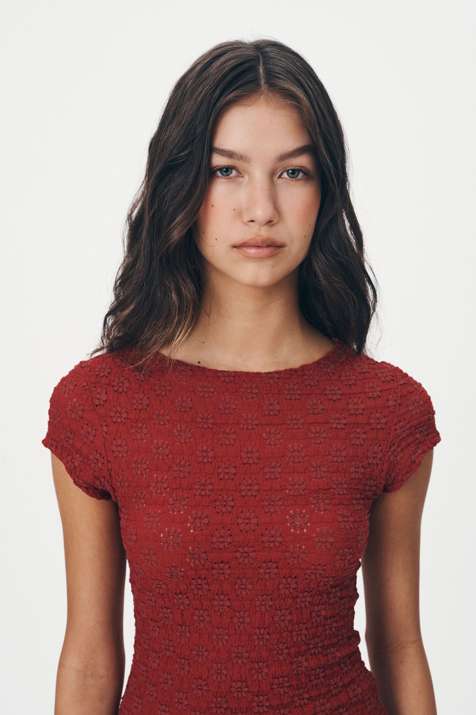 ROWIE - Galo Daisy Lace Tee - Burgundy