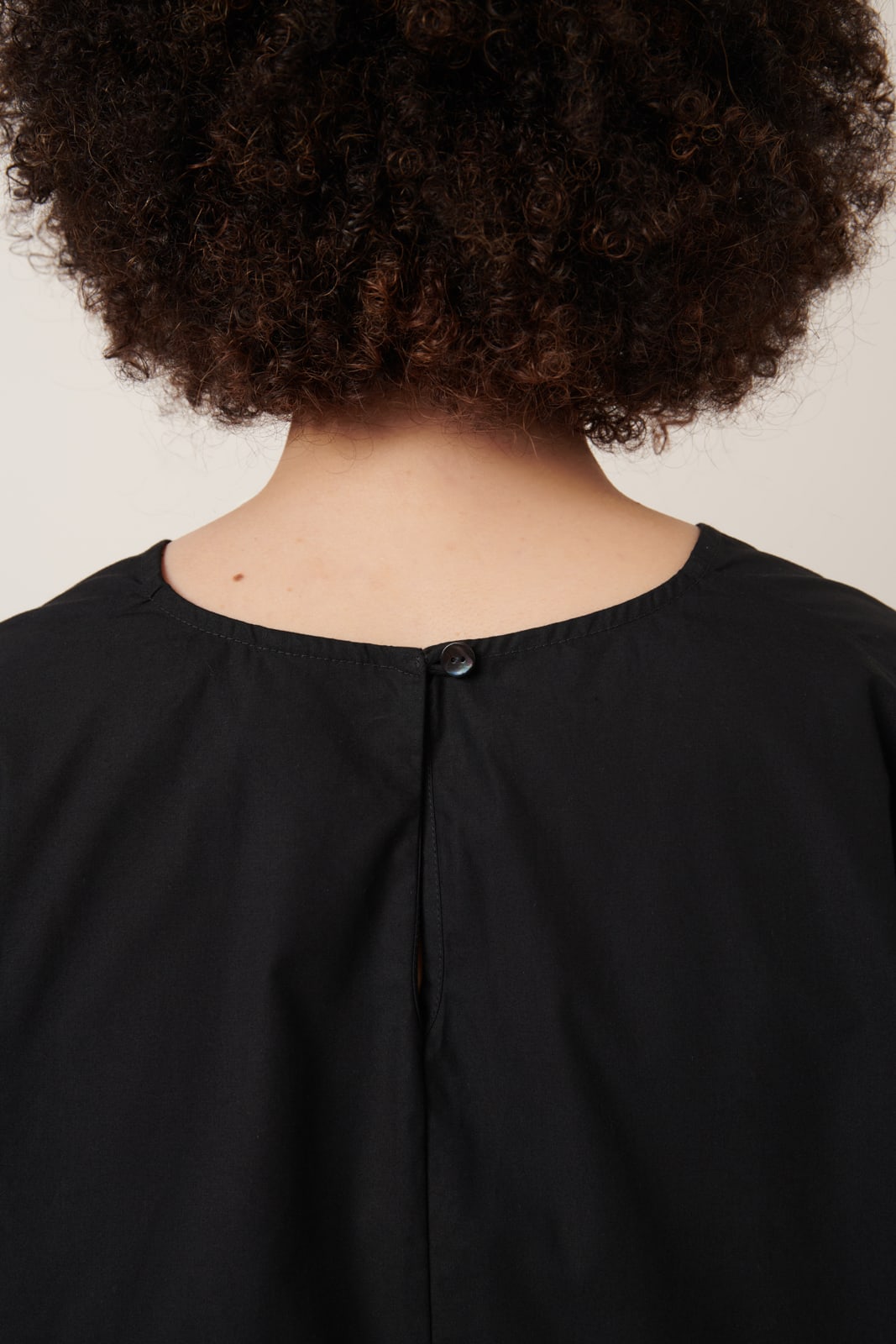 Kowtow - Mila top - Black