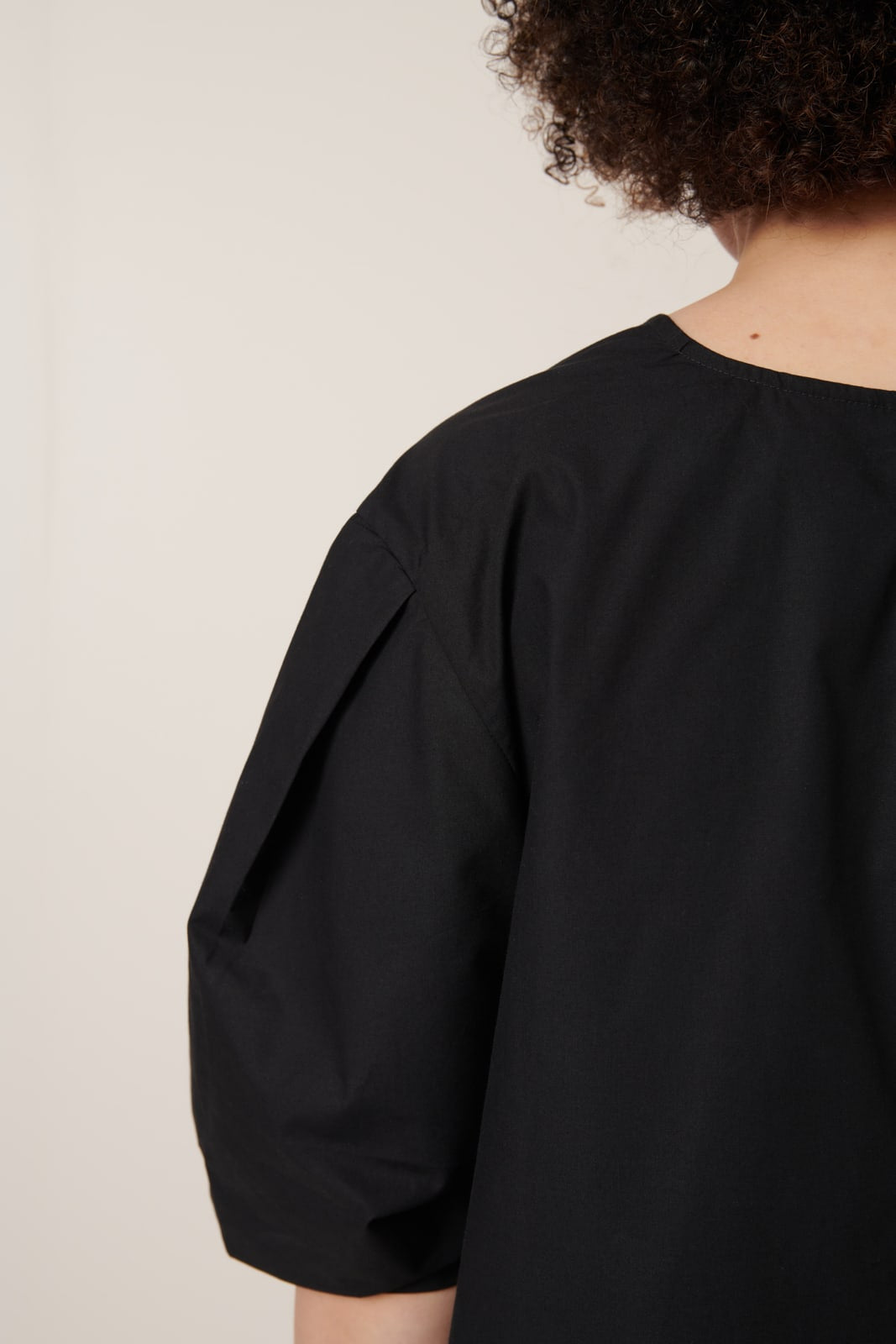 Kowtow - Mila top - Black