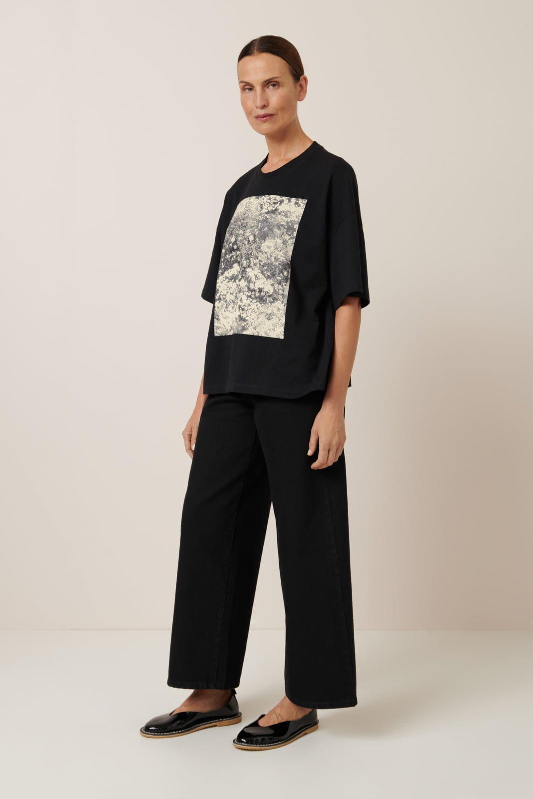 Kowtow - Monochrome Tee - Black