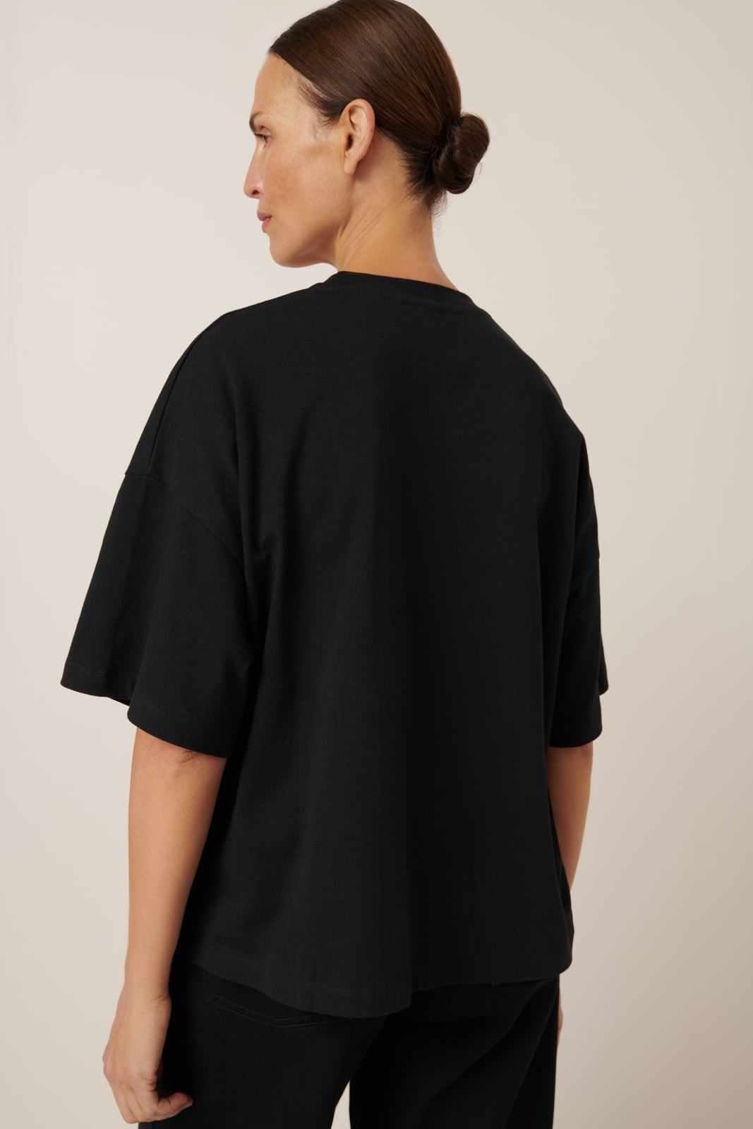 Kowtow - Monochrome Tee - Black