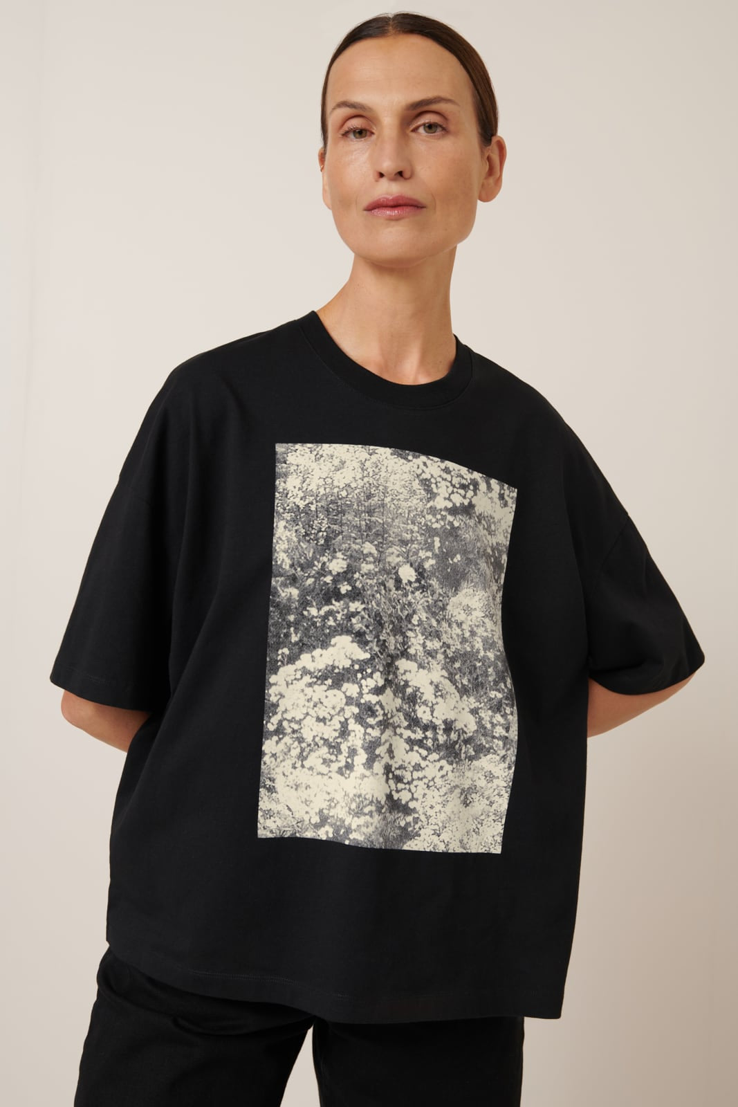 Kowtow - Monochrome Tee - Black