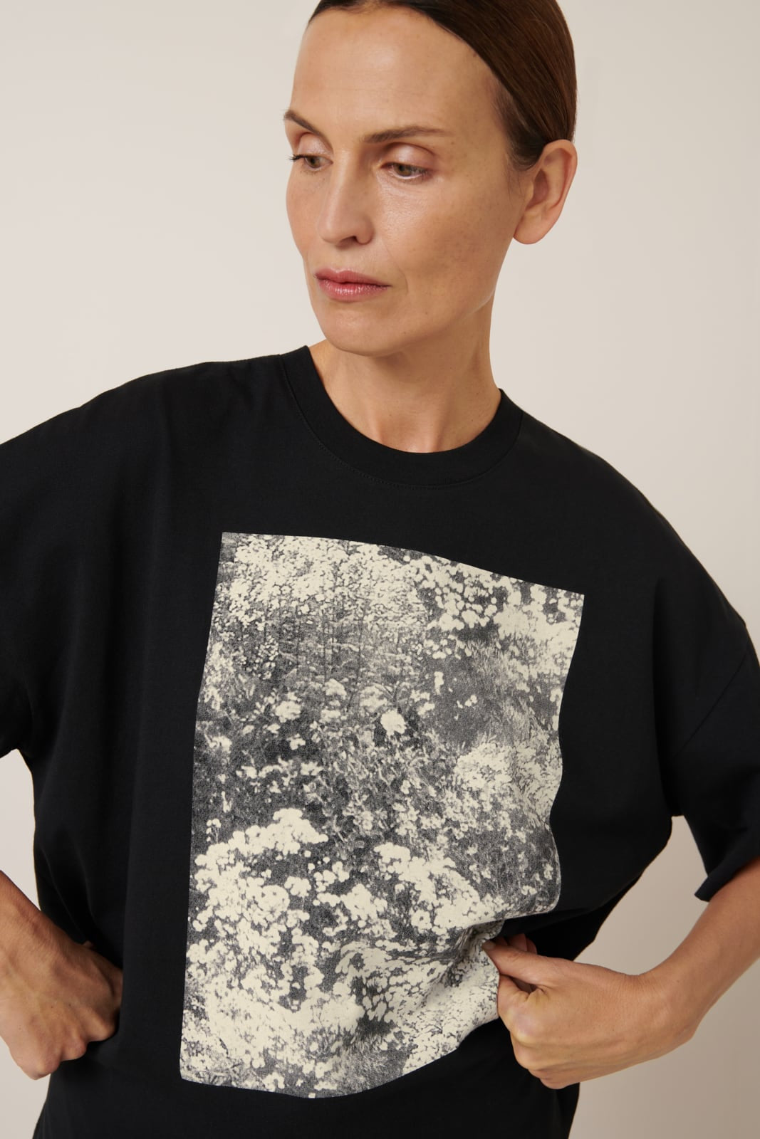 Kowtow - Monochrome Tee - Black