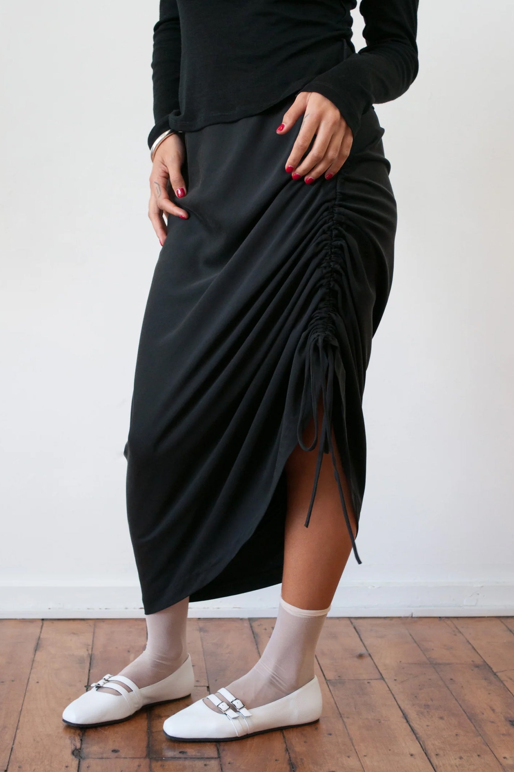 Ovna Ovich - Shell We Skirt - Onyx