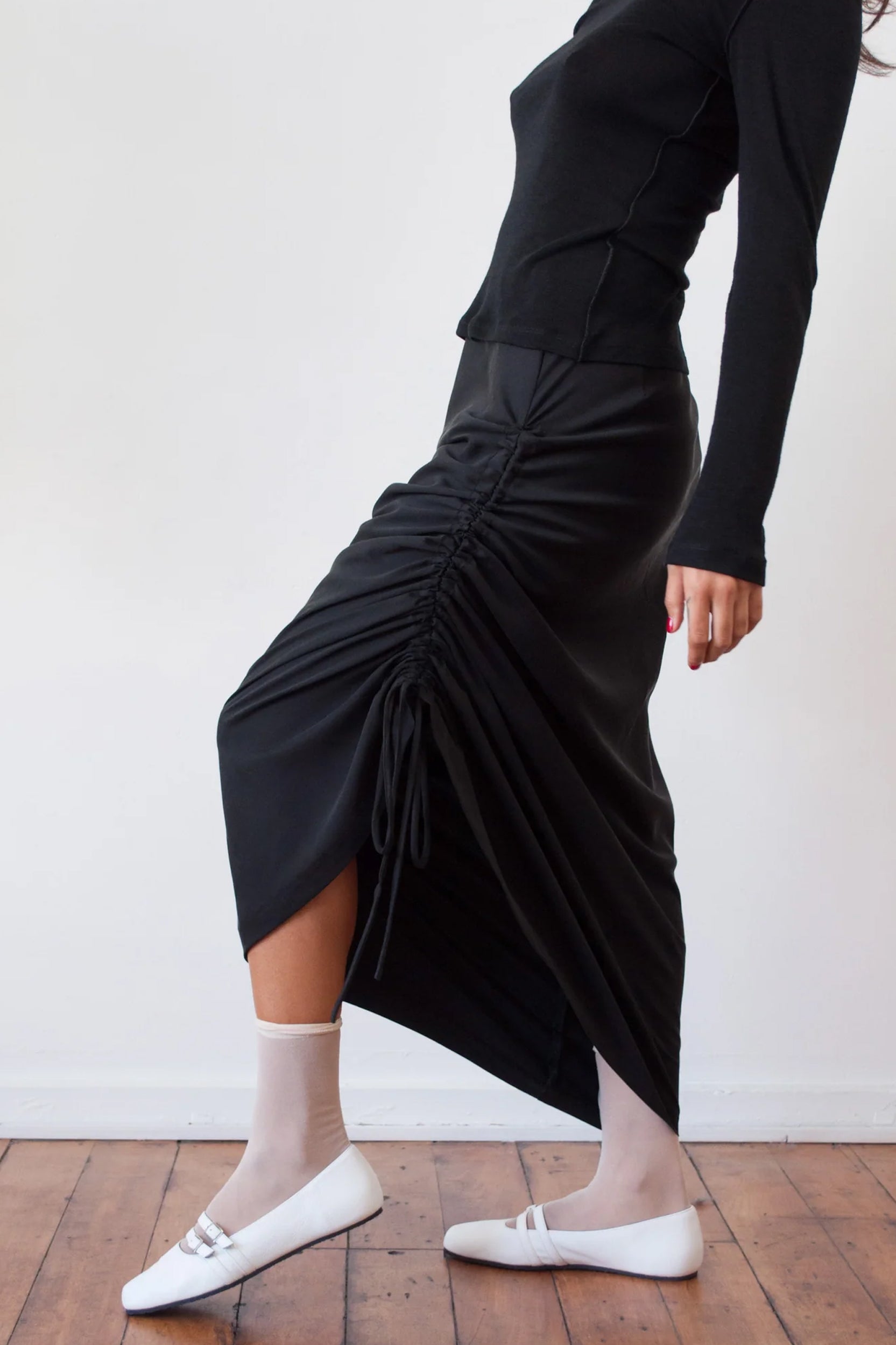 Ovna Ovich - Shell We Skirt - Onyx