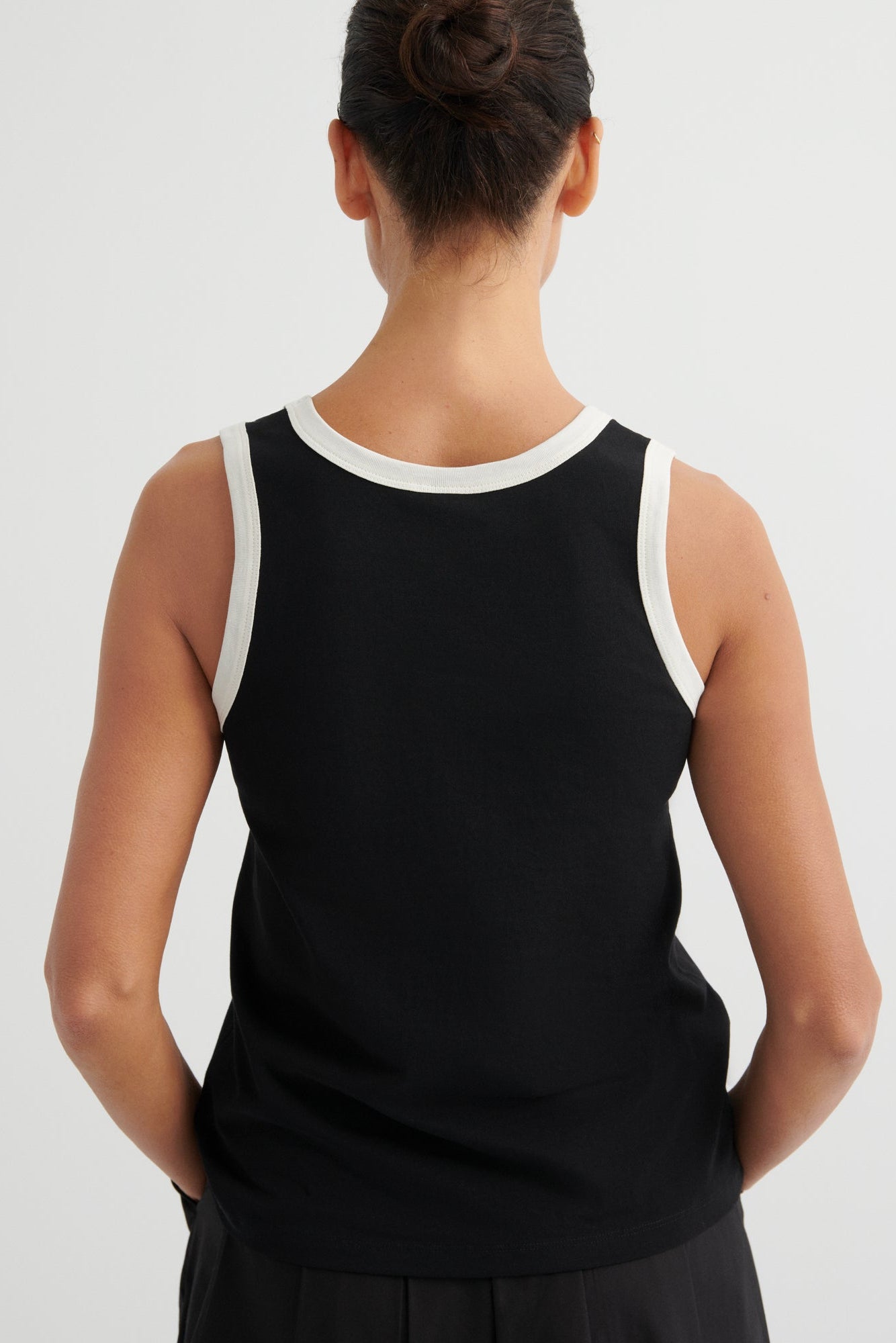 Kowtow - Variation Singlet - Black