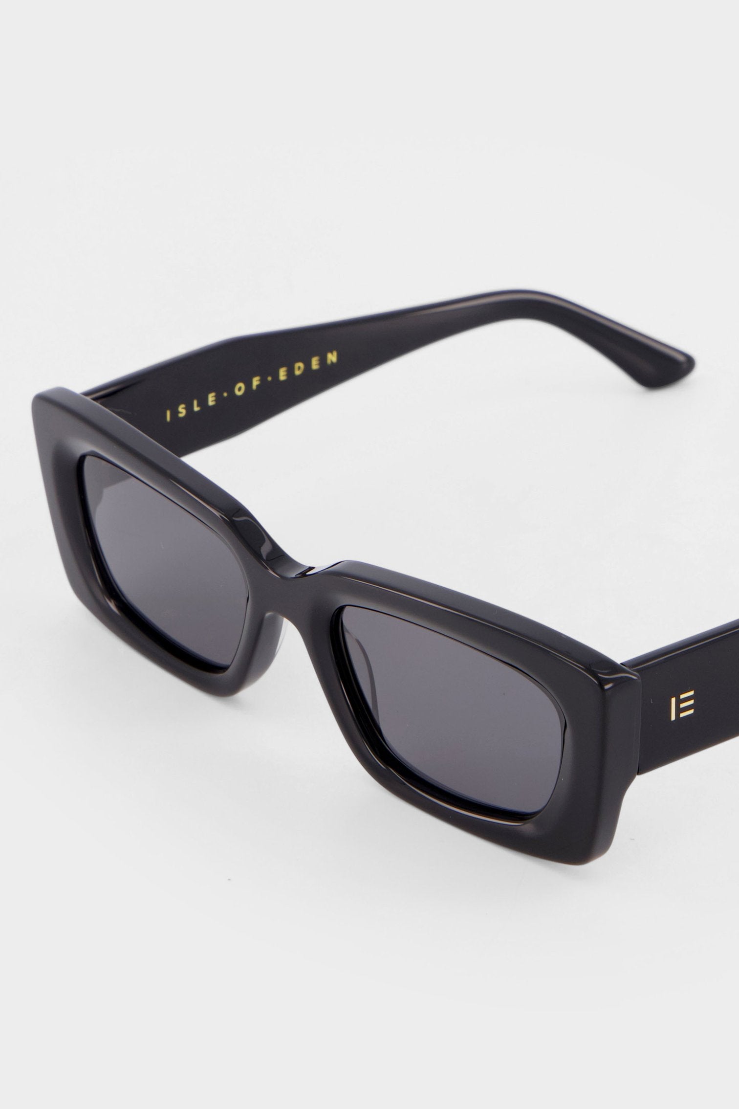 Isle of Eden - Goldie - Black